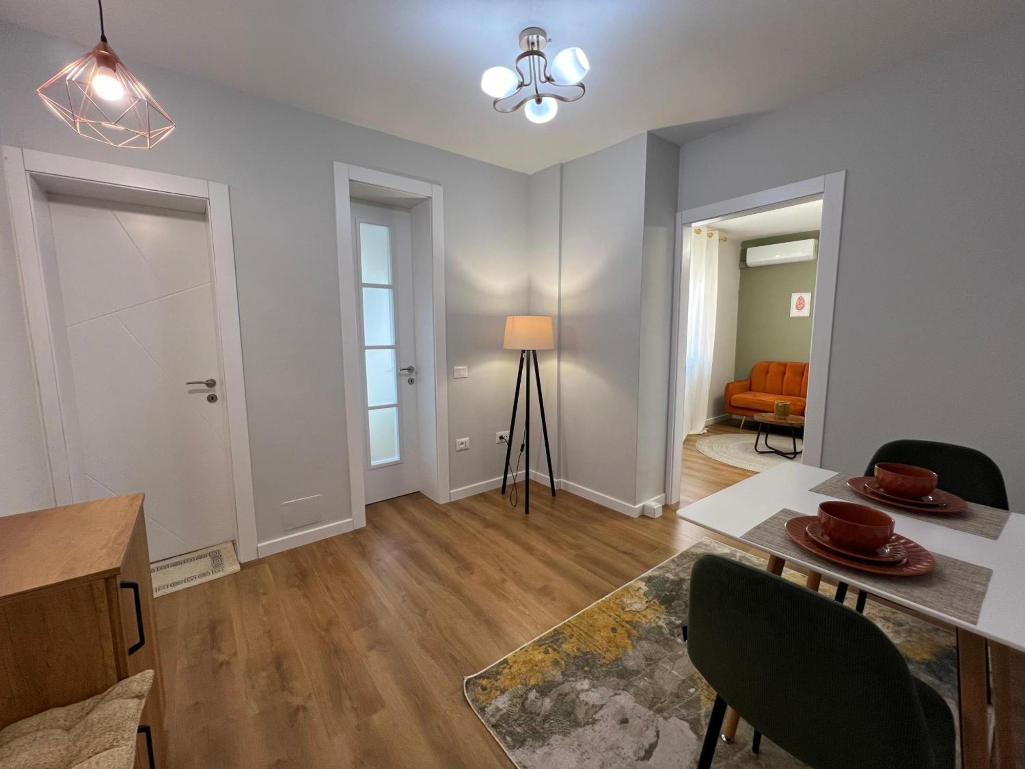 Cane Mosaic Apartment